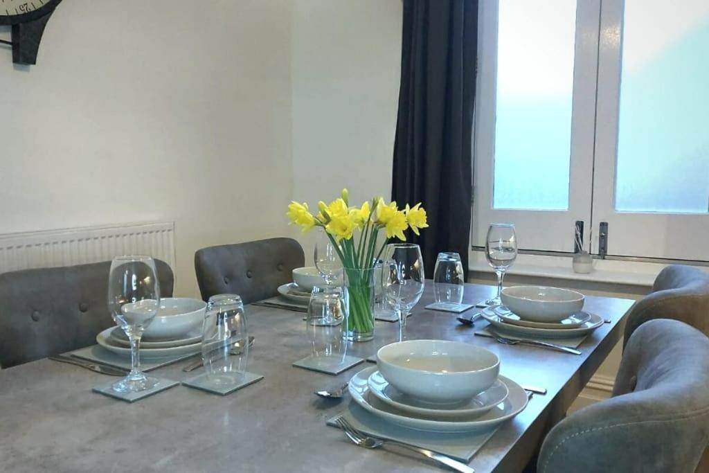 Stylish Apartment In City Centre With Parking Πρέστον Εξωτερικό φωτογραφία