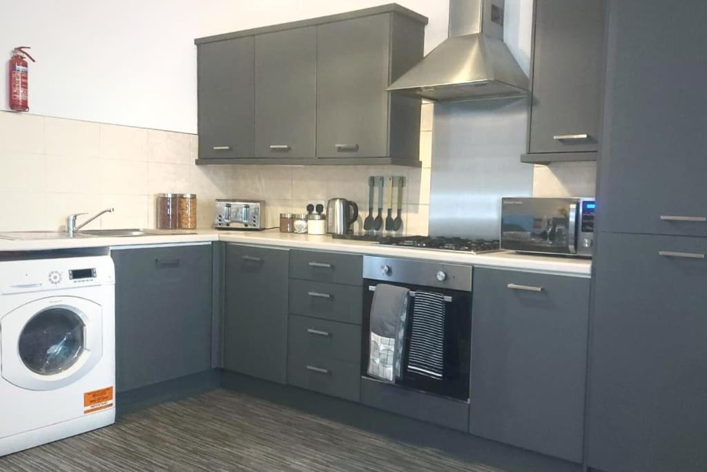 Stylish Apartment In City Centre With Parking Πρέστον Εξωτερικό φωτογραφία