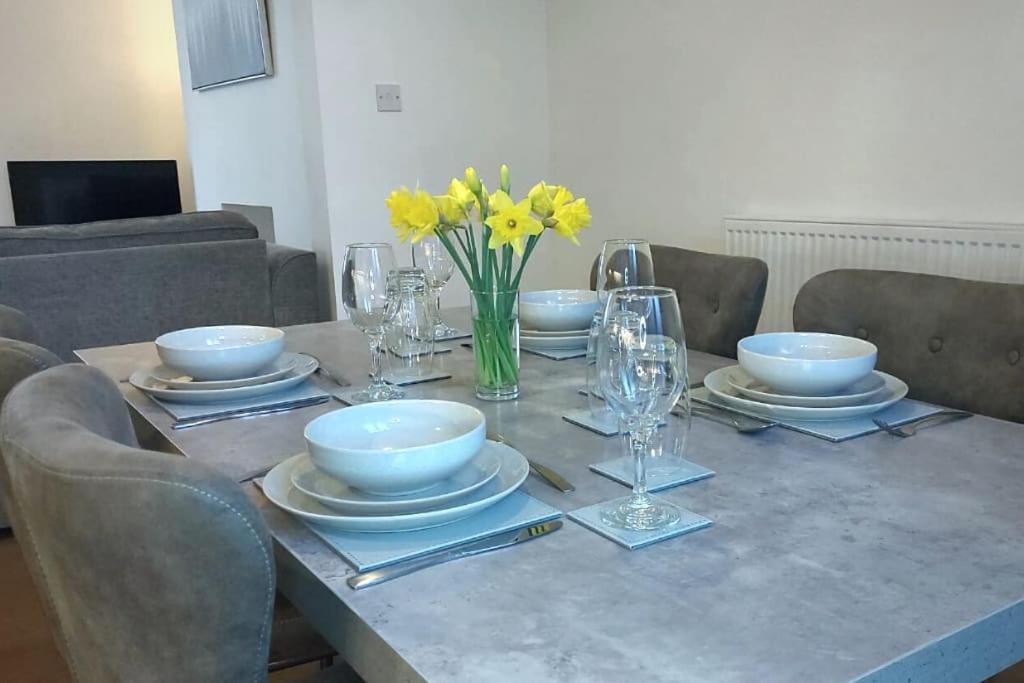 Stylish Apartment In City Centre With Parking Πρέστον Εξωτερικό φωτογραφία
